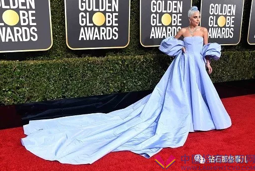 Lady Gaga配戴Tiffany珠宝首饰闪亮世界足球先生